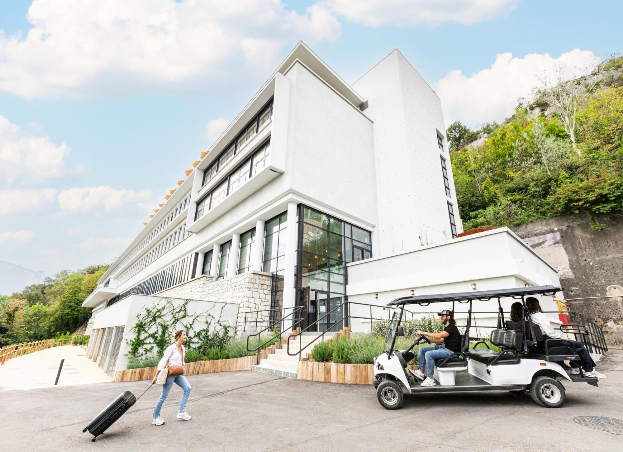 The Babel Community Hotel - Grenoble Bastille エクステリア 写真